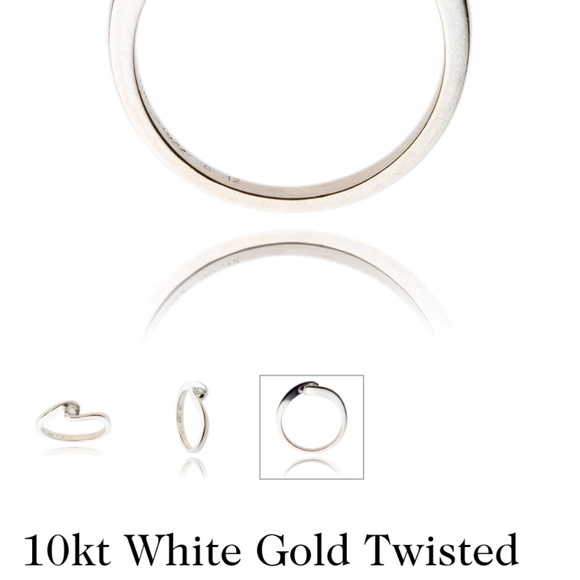 10kt White Gold Twisted Diamond Solitaire Ring - Picture 4 of 9